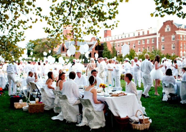 Le Dîner en Blanc, або «і тут виходжу я — у всьому білому…» фото