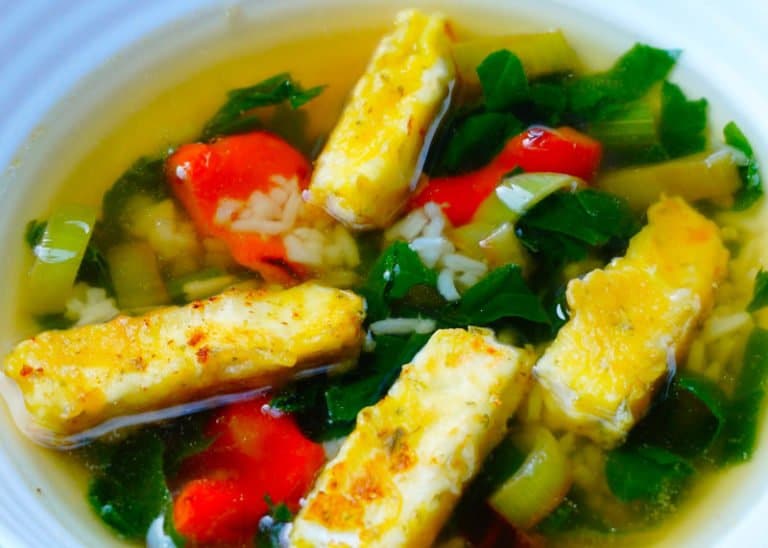 Рецепт приготовления овощного супа с рисом и жаренной брынзой фото