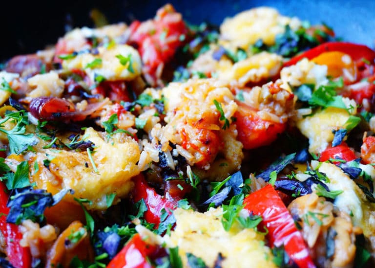 Рис с овощами, раковыми шейками, мидиями и сыром фото
