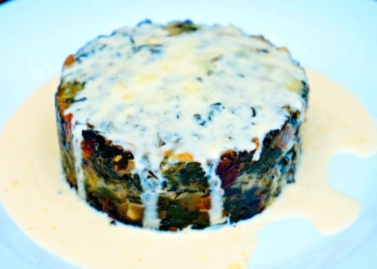 Приготовление запеканки из шпината, кураги и грецких орехов фото