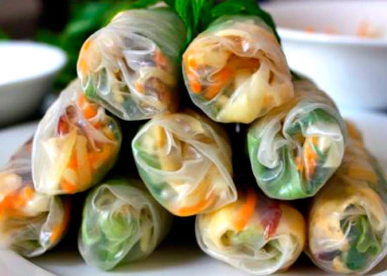 Голубцы с курицей, овощами и зеленью на пару по-сычуаньски фото