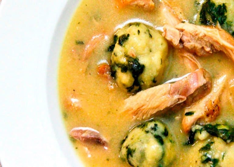 Рецепт приготовления куриного супа с грецкими орехами и галушками фото