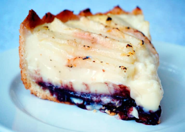 Пирог с заварным кремом и грушами по-флорентийски фото