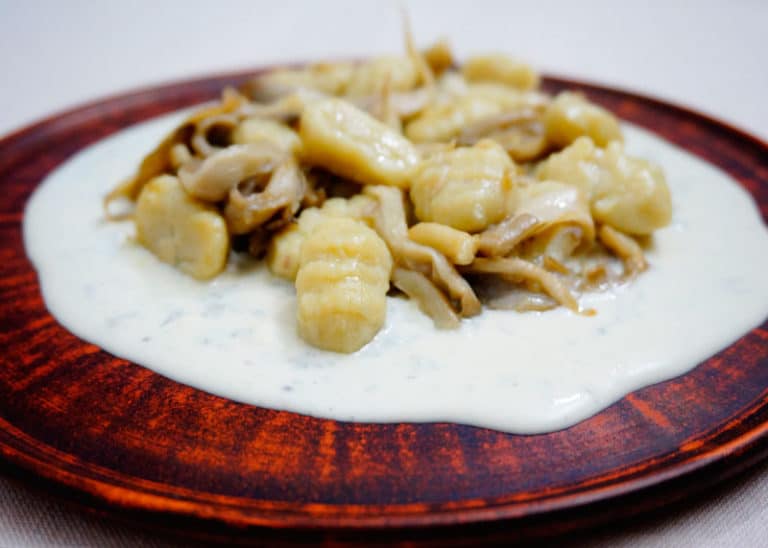 Ньокетти с грибами и сливочным соусом из сыра Горгонзола фото