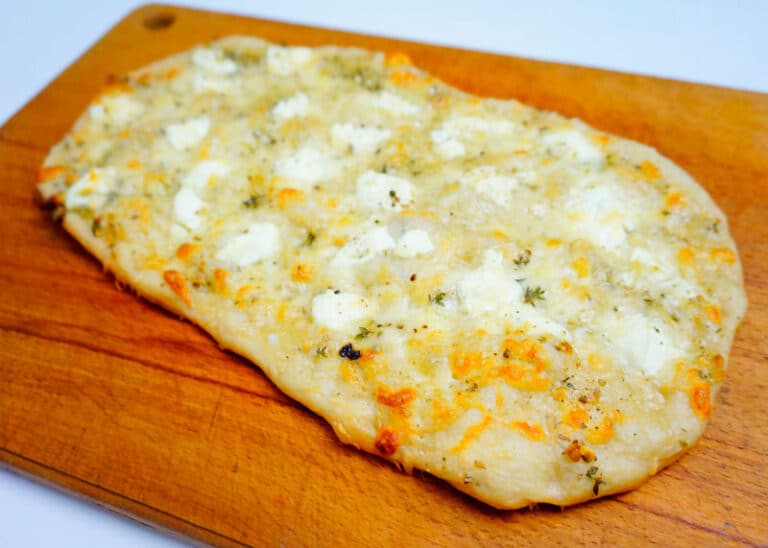 Пицца Бьянка с четырьмя сырами фото