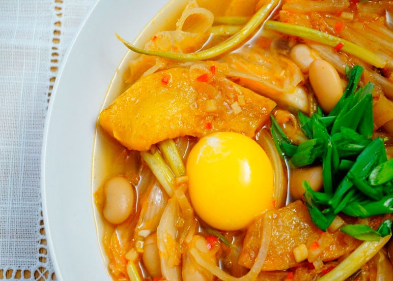 Фасолевый суп с капустой кимчи фото