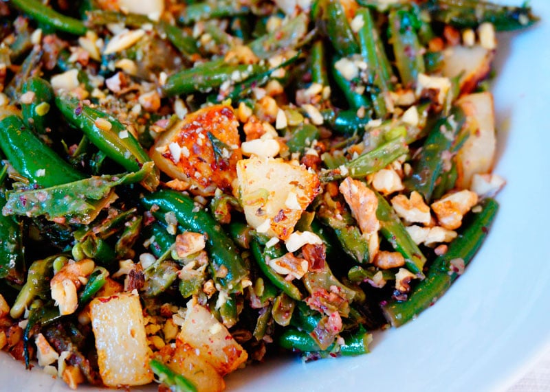 Зеленая фасоль с кусочками груши фото