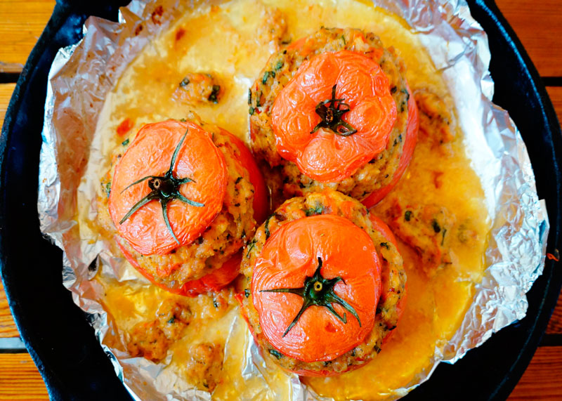 Класичні фаршировані помідори по-французьки, або «томат фарсі» — фото страви